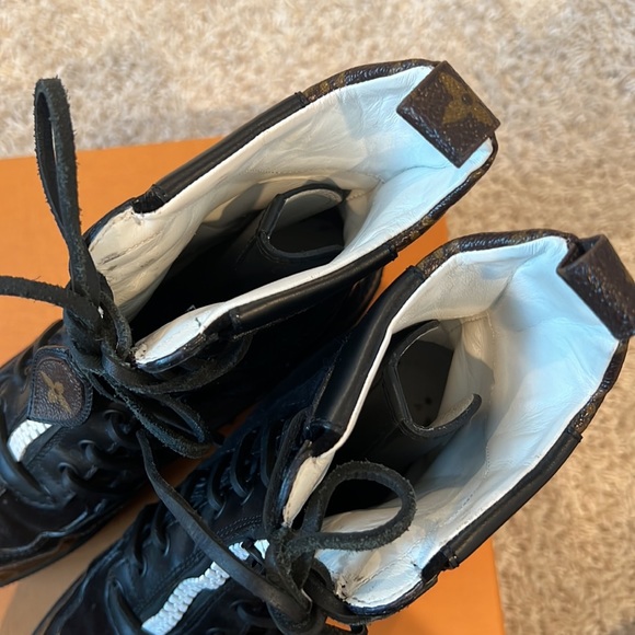 Louis Vuitton lace up Boots - Picture 10 of 14